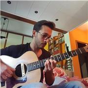 Insegnante di chitarra classica e solfeggio